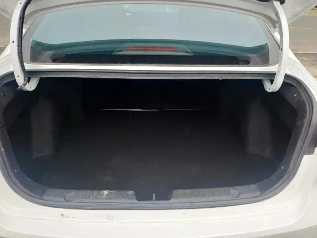 Changan Eado — Фото автомобиля 4