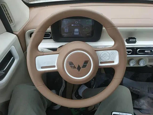 Wuling Hongguang Mini EV — Фото автомобиля 10