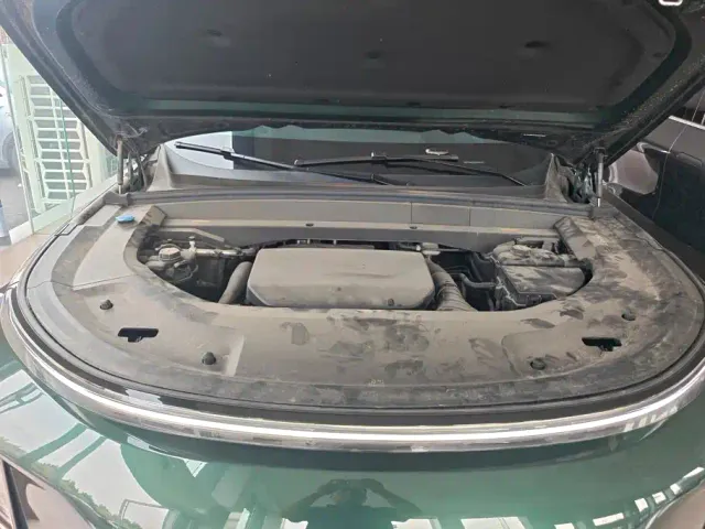 Li Auto L9 — Фото автомобиля 10