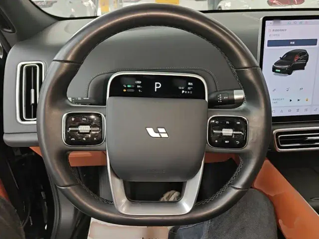 Li Auto L7 — Фото автомобиля 10