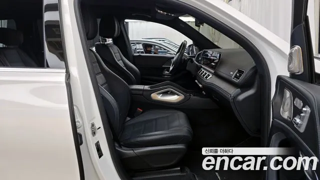 Mercedes-Benz GLS-Class — Фото автомобиля 11