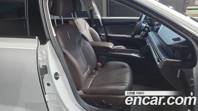 Hyundai Grandeur GN7 — Фото автомобиля 16