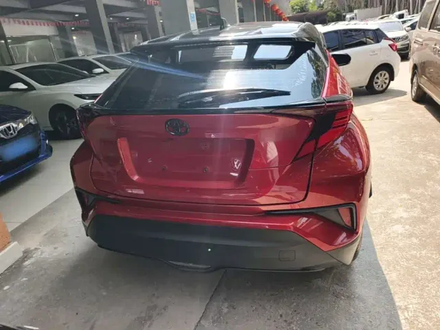 Toyota C-HR — Фото автомобиля 5