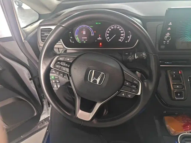 Honda Elysion — Фото автомобиля 6