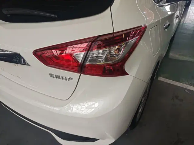 Nissan Tiida — Фото автомобиля 7