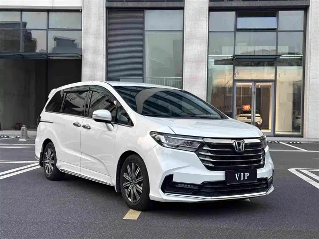 Honda Odyssey 2022 2.0L e:HEV Sharp·Enjoyment Edition — Фото автомобиля 3