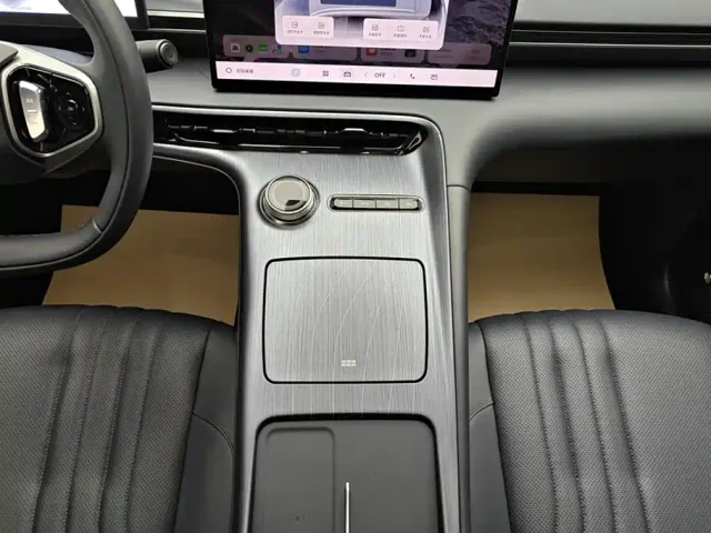 Geely Galaxy E5 — Фото автомобиля 16