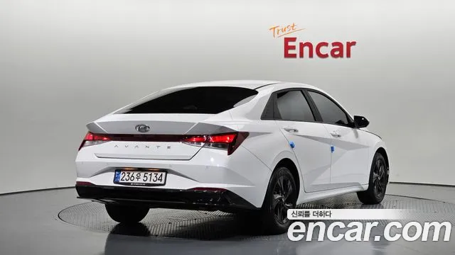 Hyundai Avante CN7 — Фото автомобиля 2
