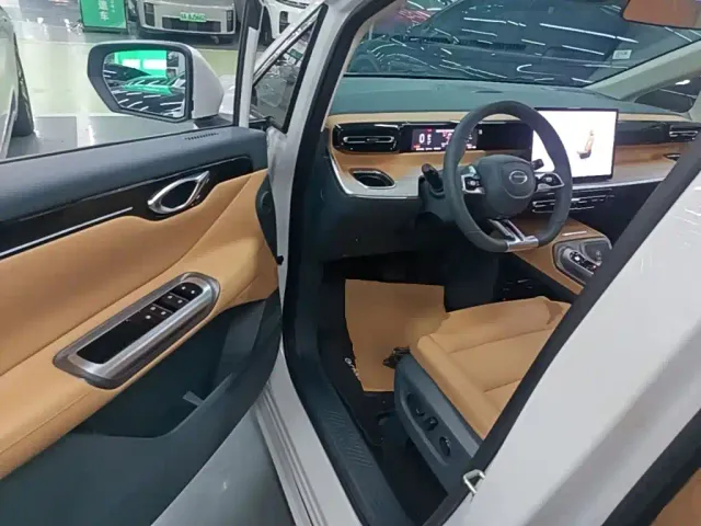 GAC Trumpchi E8 — Фото автомобиля 15