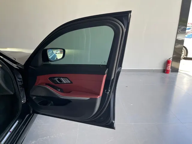 BMW 3 Series — Фото автомобиля 24
