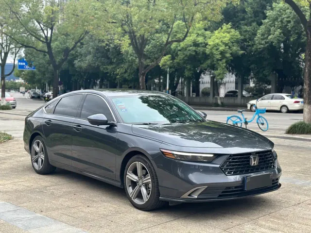 Honda Accord — Фото автомобиля 3
