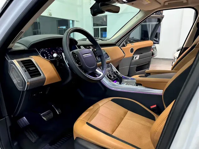 Land Rover Range Rover Sport — Фото автомобиля 6