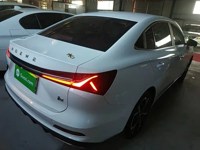 Roewe i5 — Фото автомобиля 6