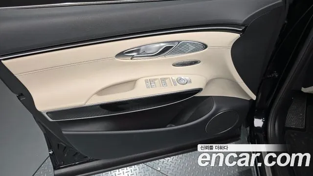 Genesis GV70 — Фото автомобиля 23