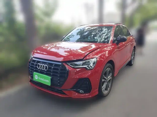 Фотография автомобиля — Audi Q3