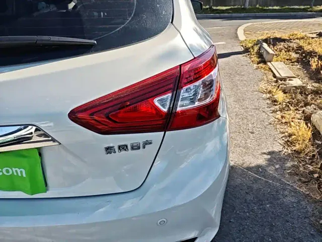 Nissan Tiida — Фото автомобиля 7