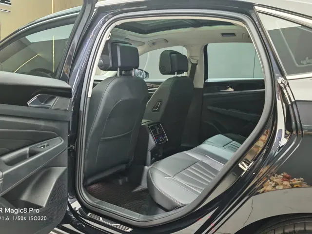 Volkswagen Passat — Фото автомобиля 4