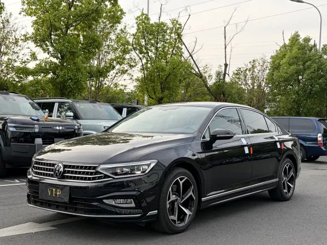 Фотография автомобиля — Volkswagen Magotan