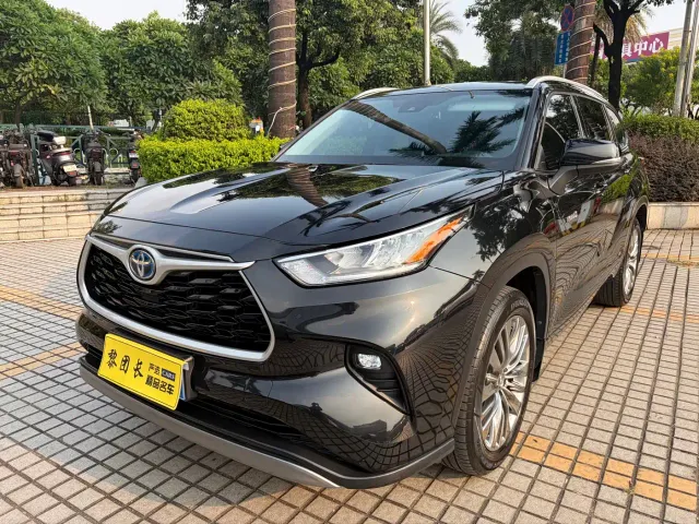 Фотография автомобиля — Toyota Highlander
