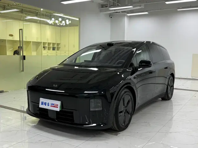 Фотография автомобиля — Li Auto i8