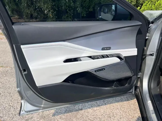 Cadillac Cadillac GT4 2023 25T Premium Edition — Фото автомобиля 14
