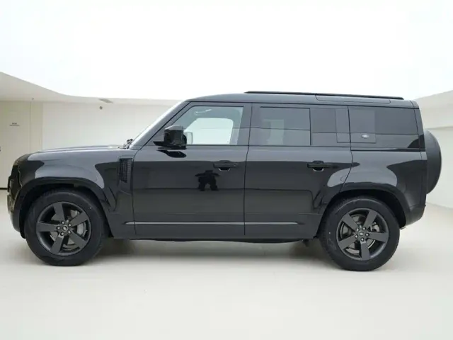Land Rover Defender — Фото автомобиля 3