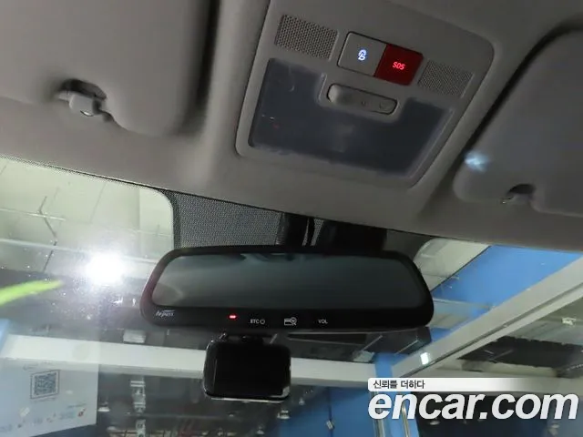 Hyundai Venue — Фото автомобиля 16