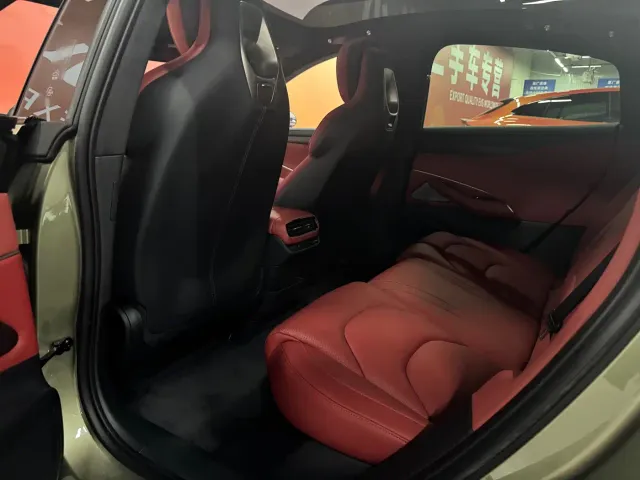 Xiaomi SU7 — Фото автомобиля 11