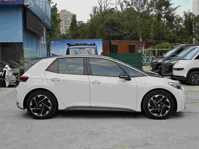 Volkswagen ID.3 — Фото автомобиля 3