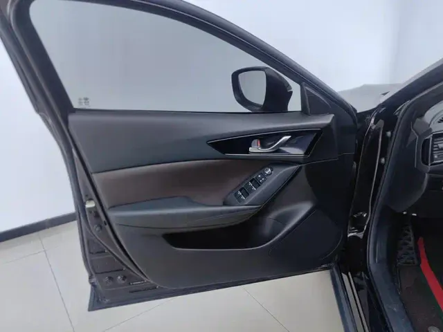 Mazda CX-4 — Фото автомобиля 7