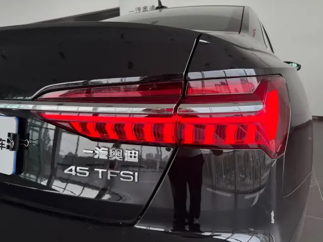 Audi A6L — Фото автомобиля 22