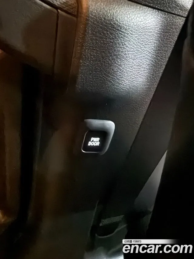 Toyota Sienna — Фото автомобиля 12