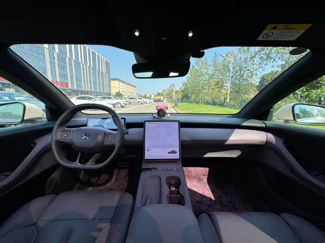 Nio ET5 — Фото автомобиля 3