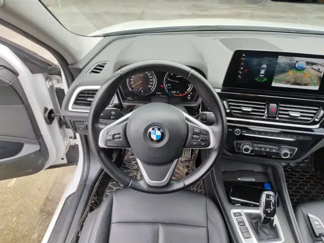 BMW 1 Series — Фото автомобиля 10