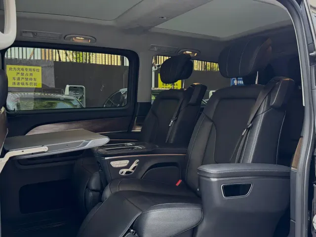 Mercedes-Benz V-Class — Фото автомобиля 20