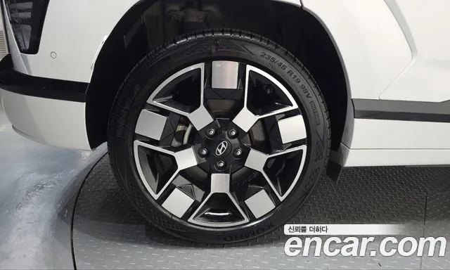 Hyundai Kona SX2 — Фото автомобиля 5
