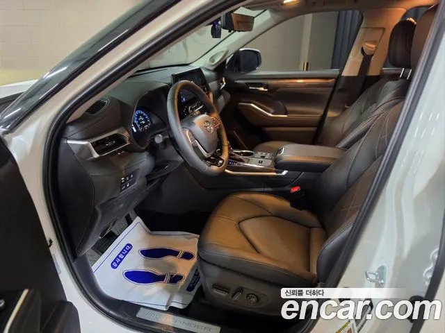 Toyota Highlander — Фото автомобиля 11