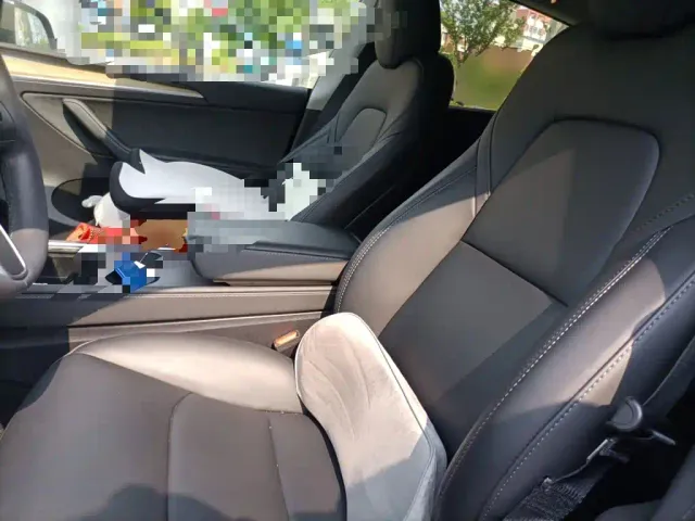 Tesla Model Y — Фото автомобиля 11