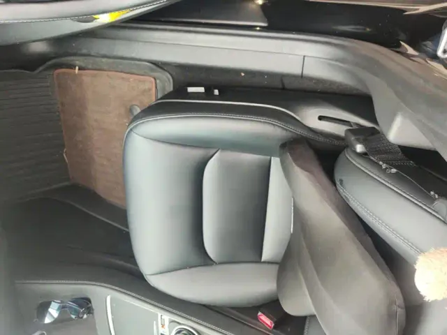 Tesla Model 3 — Фото автомобиля 8