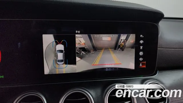 Mercedes-Benz E-Class — Фото автомобиля 15