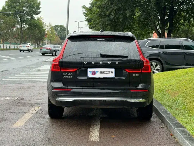 Volvo XC60 — Фото автомобиля 5