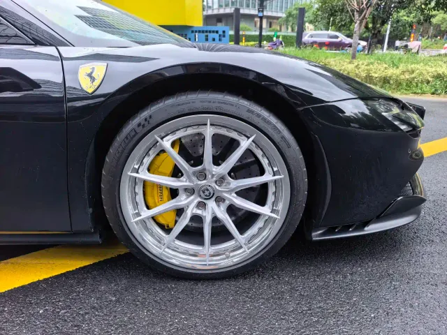 Ferrari SF90 — Фото автомобиля 17