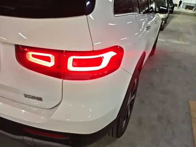 Mercedes-Benz GLB-Class — Фото автомобиля 7