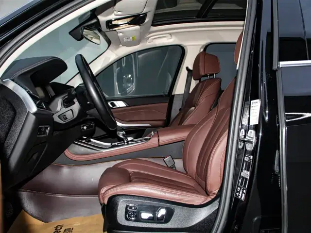 BMW X7 — Фото автомобиля 24