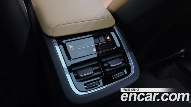Volvo XC60 Generation 2 — Фото автомобиля 18