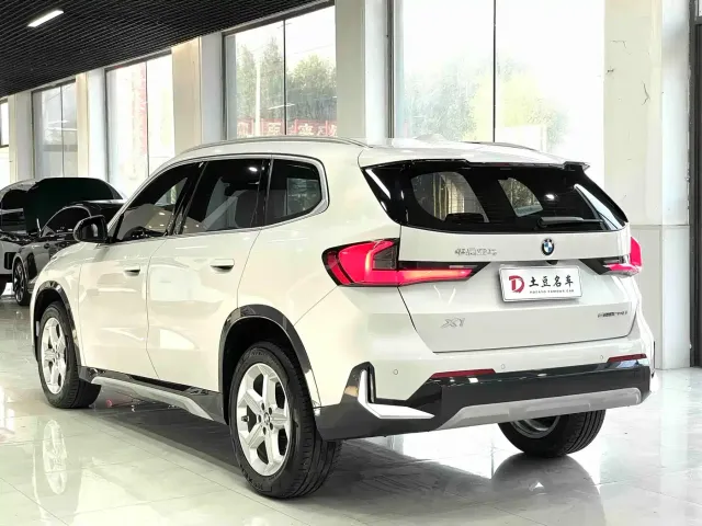 BMW X1 — Фото автомобиля 4