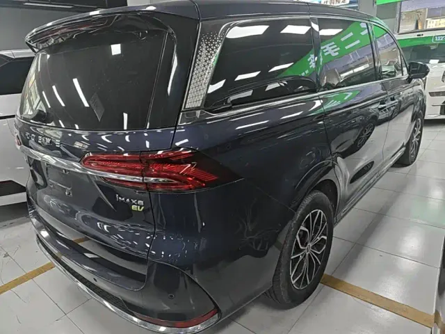 Roewe iMAX8 — Фото автомобиля 6