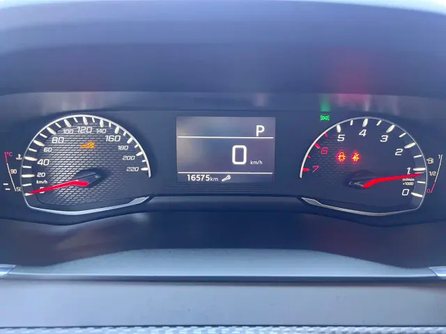 Peugeot 2008 — Фото автомобиля 8