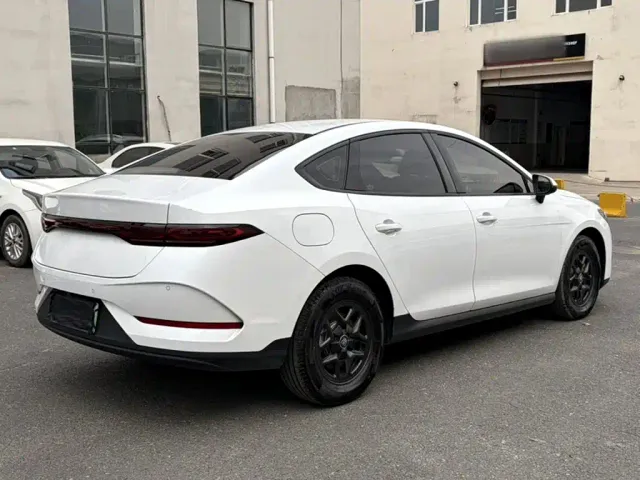 BYD Qin PLUS — Фото автомобиля 22