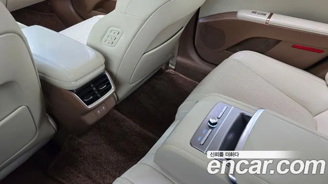 Hyundai Grandeur GN7 — Фото автомобиля 30
